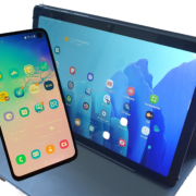 Handy und Tablett mit Startseite